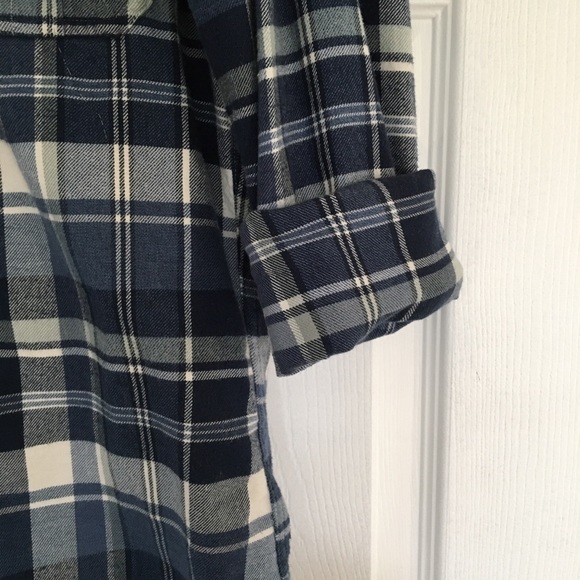 Uniqlo buttondown blue plaid | medium | EUC - Picture 4 of 5